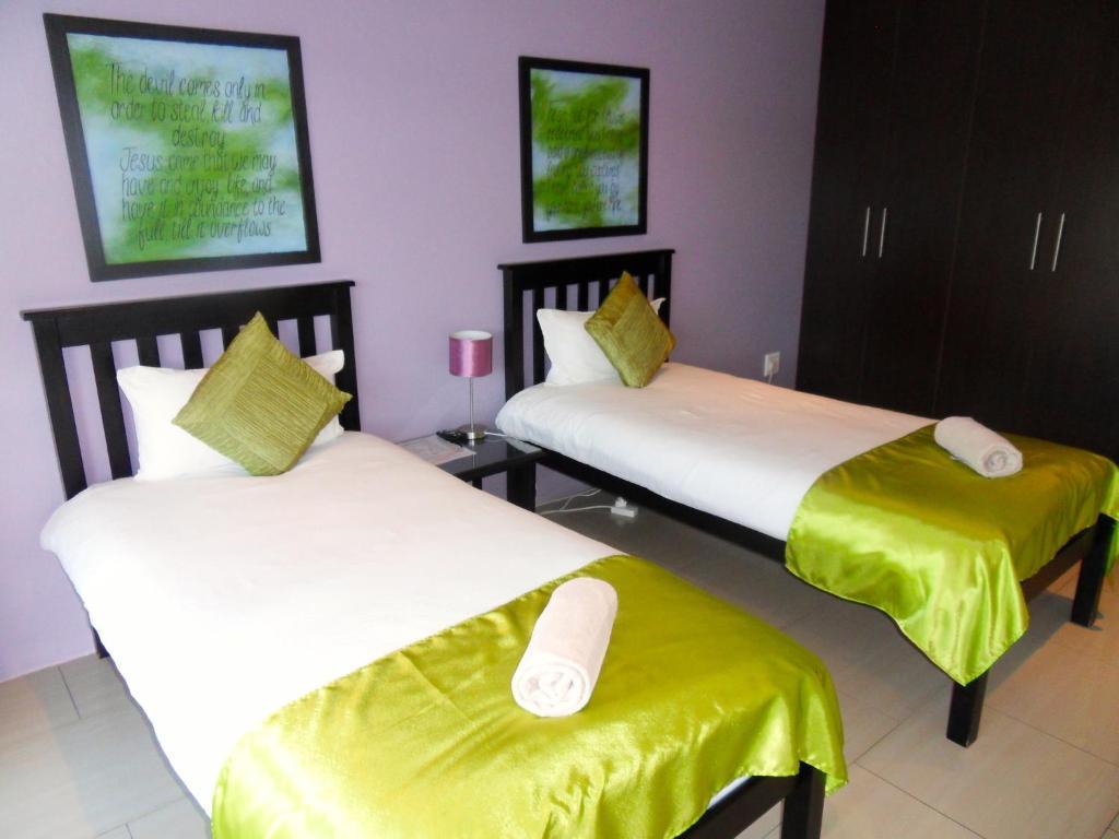 Haus Holzapfel Hotel Beaufort Wes Kamer foto